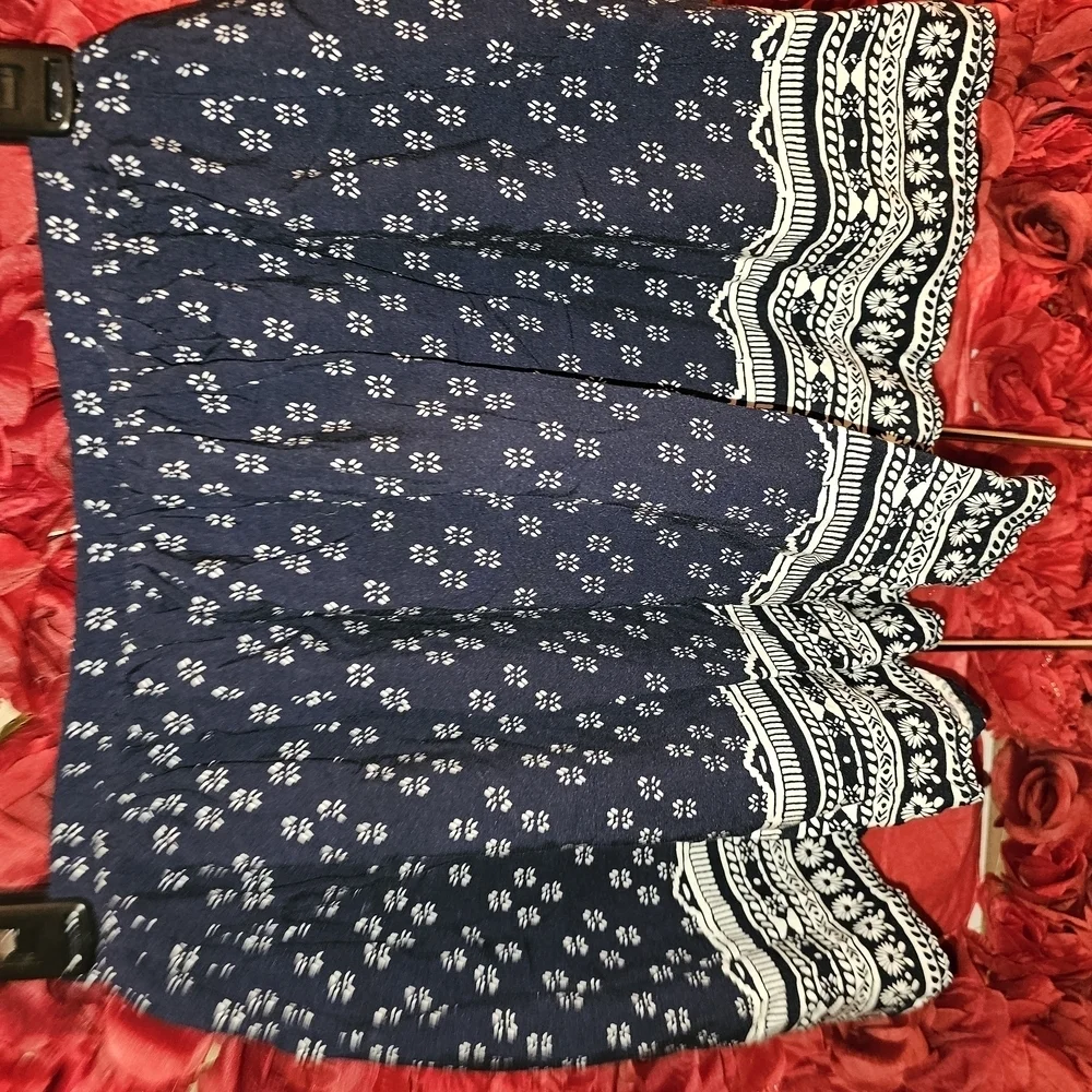 Old Navy Blue Patterned Girl's Size 10/12 -Mini Skirt